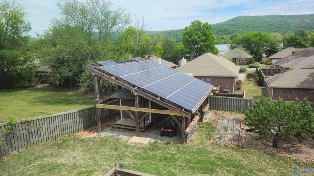 10025 Willow Cove Road, Huntsville, AL 35803