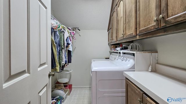 10025 Willow Cove Road, Huntsville, AL 35803