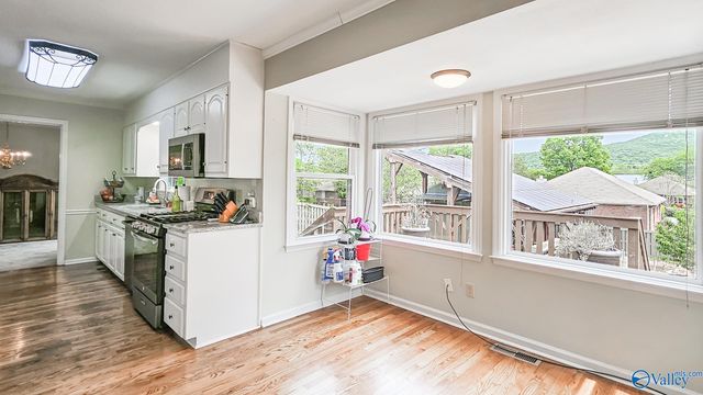 10025 Willow Cove Road, Huntsville, AL 35803