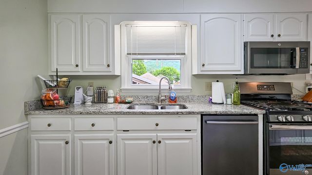 10025 Willow Cove Road, Huntsville, AL 35803