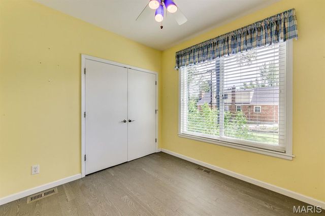4 Winnetka Lane, Glendale, MO 63122