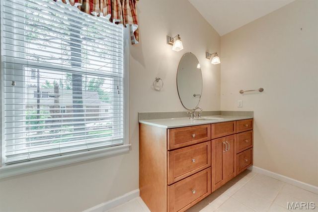 4 Winnetka Lane, Glendale, MO 63122