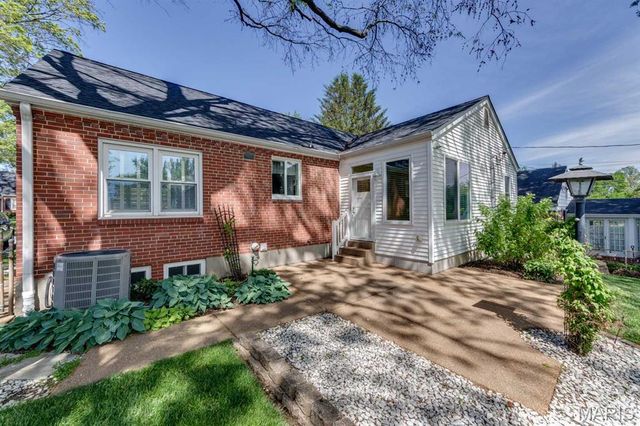4 Winnetka Lane, Glendale, MO 63122