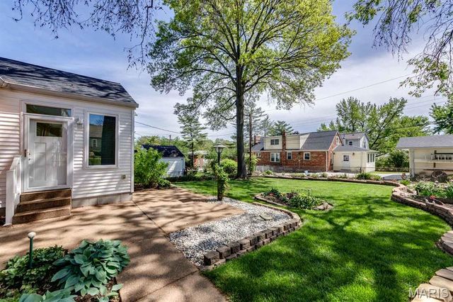 4 Winnetka Lane, Glendale, MO 63122
