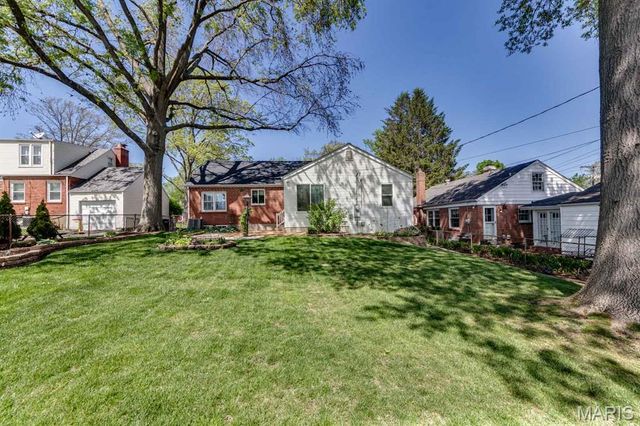 4 Winnetka Lane, Glendale, MO 63122