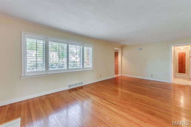4 Winnetka Lane, Glendale, MO 63122