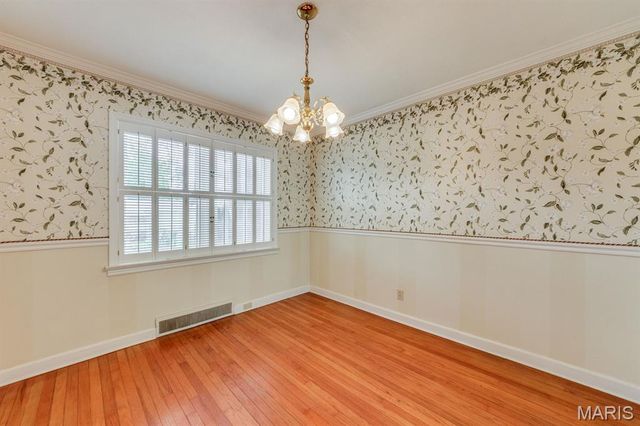 4 Winnetka Lane, Glendale, MO 63122
