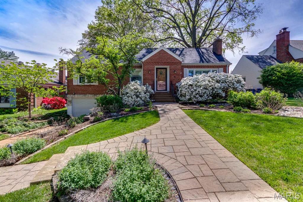 4 Winnetka Lane, Glendale, MO 63122