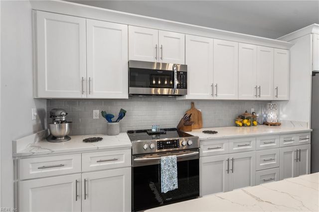 7159 Stokes DR, Hayes, VA 23072