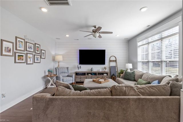 7159 Stokes DR, Hayes, VA 23072