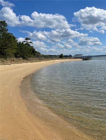 7159 Stokes DR, Hayes, VA 23072