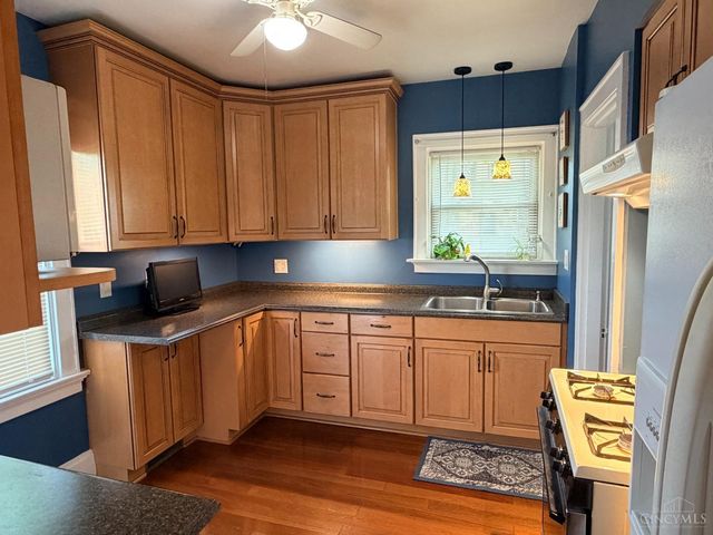6848 Windward Street, Columbia Twp, OH 45227
