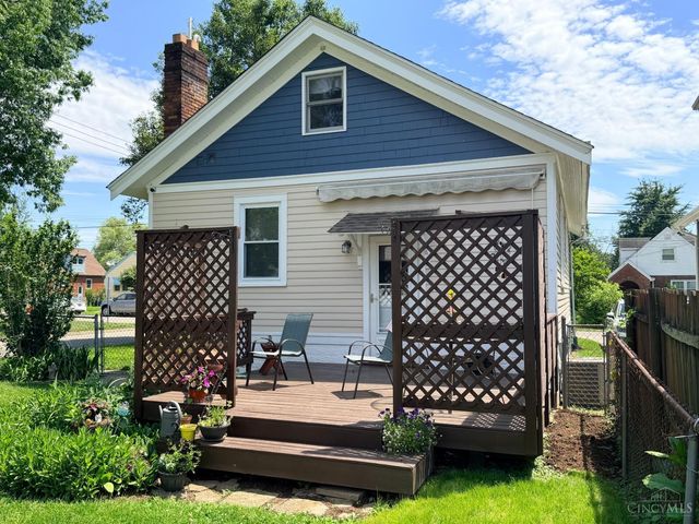 6848 Windward Street, Columbia Twp, OH 45227