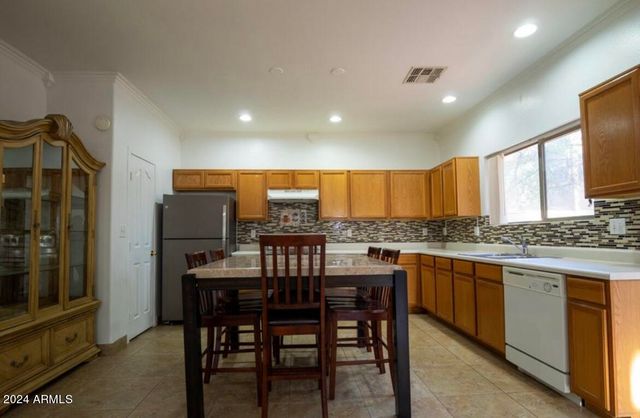 9427 W VIRGINIA Avenue, Phoenix, AZ 85037