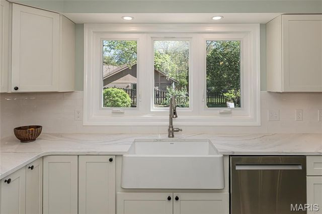 416 Hibler Woods Court, Creve Coeur, MO 63141