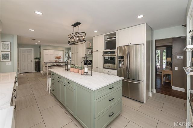 416 Hibler Woods Court, Creve Coeur, MO 63141