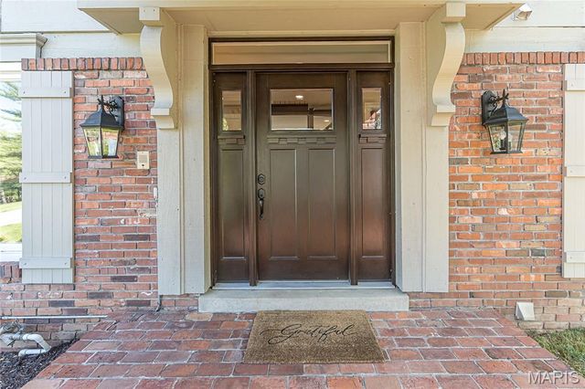 416 Hibler Woods Court, Creve Coeur, MO 63141