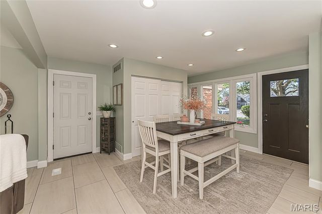 416 Hibler Woods Court, Creve Coeur, MO 63141