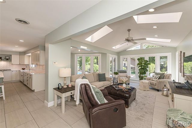 416 Hibler Woods Court, Creve Coeur, MO 63141