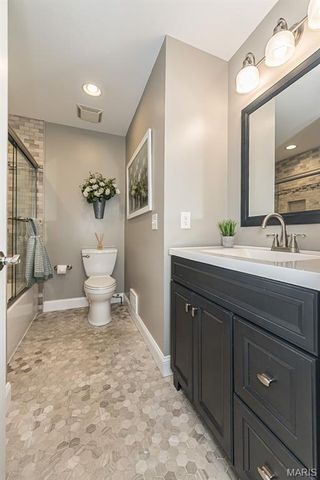 416 Hibler Woods Court, Creve Coeur, MO 63141
