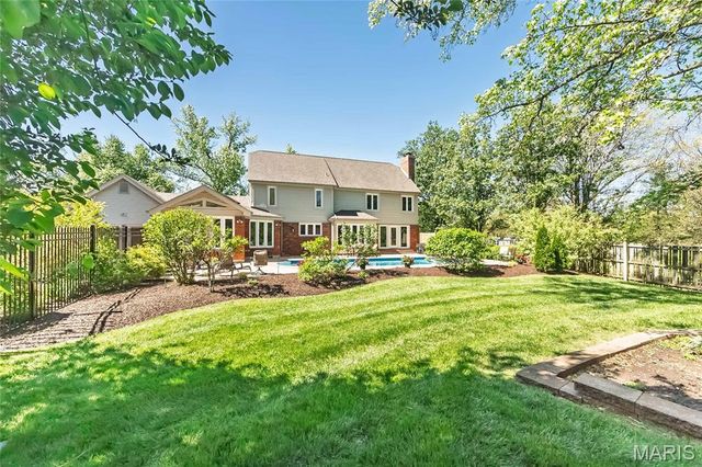 416 Hibler Woods Court, Creve Coeur, MO 63141