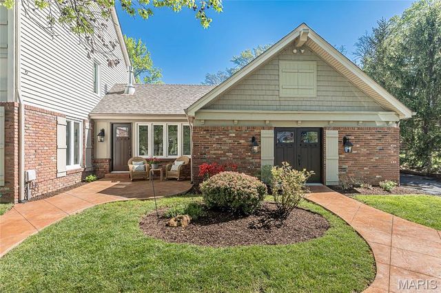 416 Hibler Woods Court, Creve Coeur, MO 63141