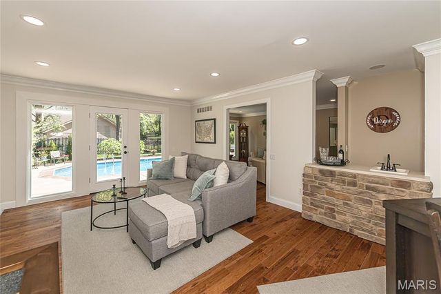 416 Hibler Woods Court, Creve Coeur, MO 63141