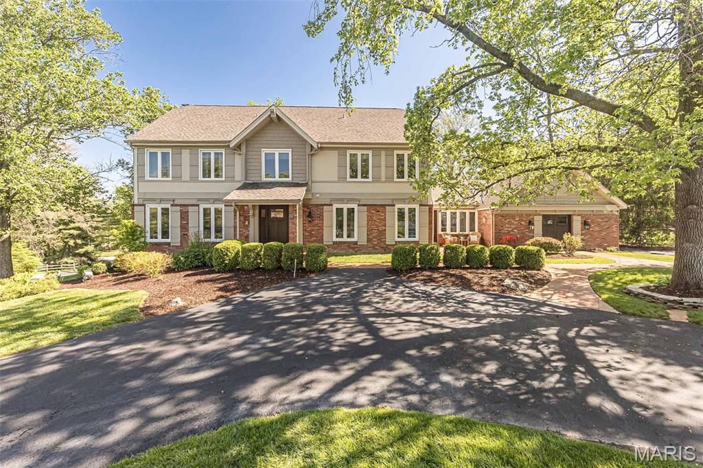 416 Hibler Woods Court, Creve Coeur, MO 63141