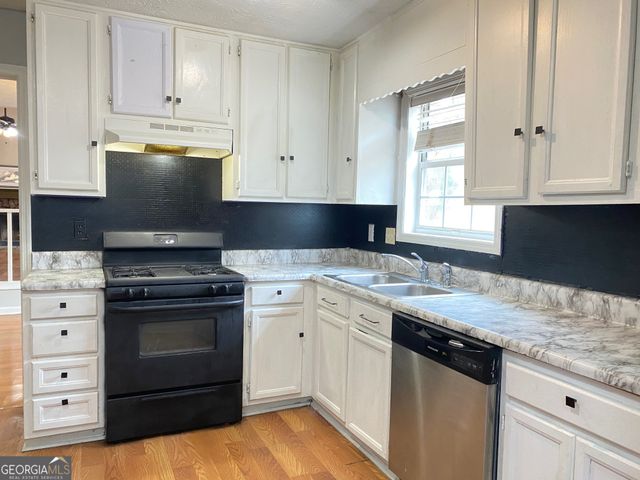 407 Sheppard Xing Court, Stone Mountain, GA 30083