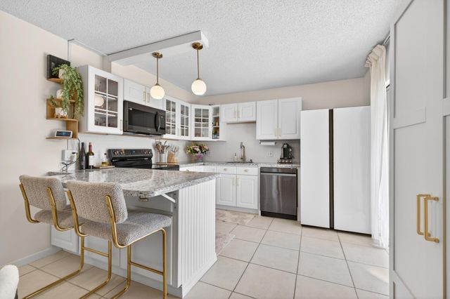 3229 Gardens East Drive B, Palm Beach Gardens, FL 33410