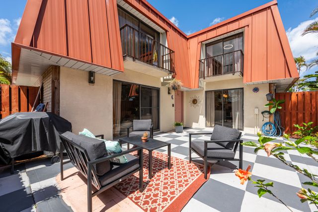 3229 Gardens East Drive B, Palm Beach Gardens, FL 33410