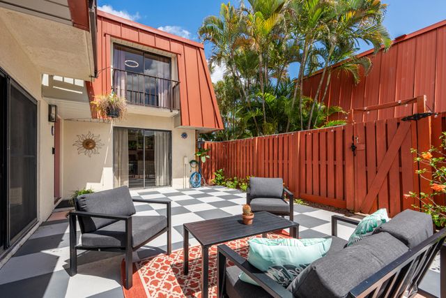 3229 Gardens East Drive B, Palm Beach Gardens, FL 33410