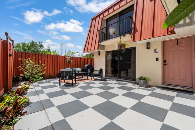 3229 Gardens East Drive B, Palm Beach Gardens, FL 33410