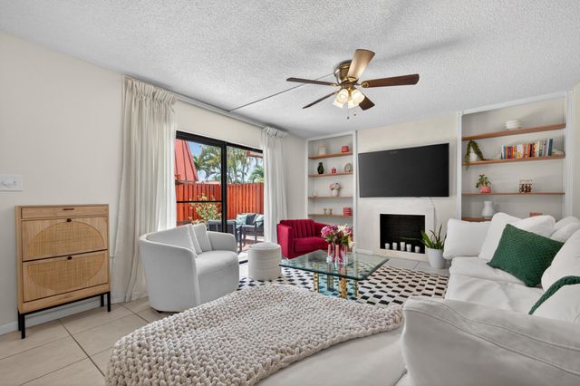 3229 Gardens East Drive B, Palm Beach Gardens, FL 33410