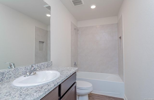 15214 HARBOR LA NE Harbor Landing, Von Ormy, TX 78073