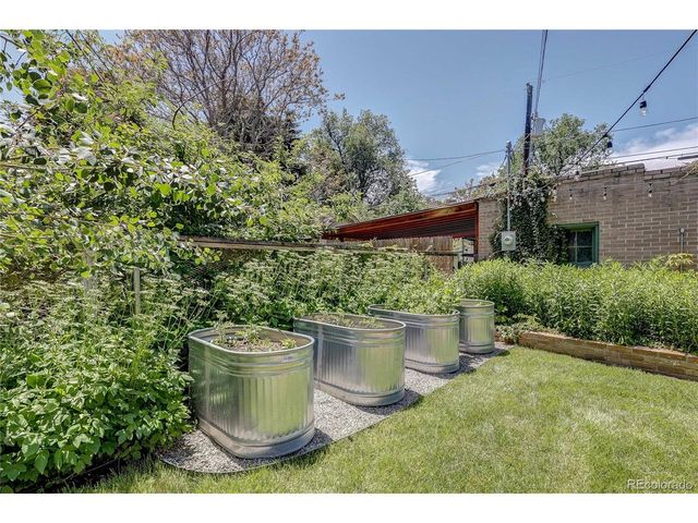 2091 Holly, Denver, CO 80207