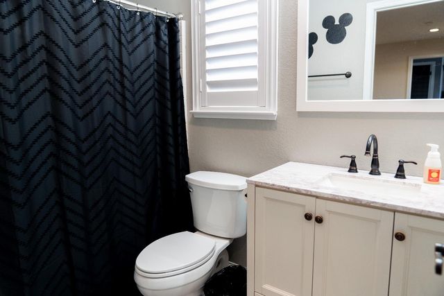 6904 Melody Ct, Hughson, CA 95326