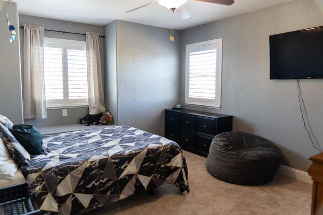 6904 Melody Ct, Hughson, CA 95326