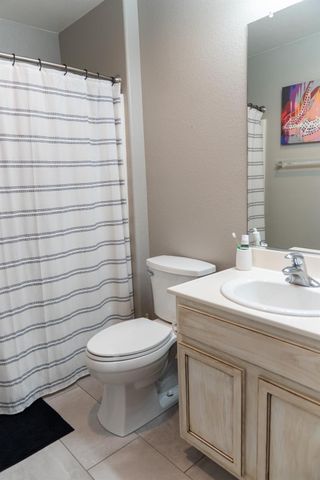 6904 Melody Ct, Hughson, CA 95326