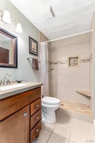 1308 Cave Springs Estate Drive, St Peters, MO 63376