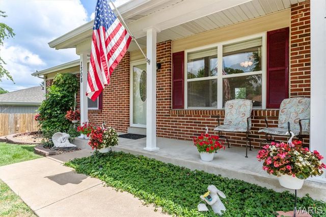 1308 Cave Springs Estate Drive, St Peters, MO 63376