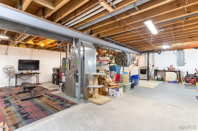 1308 Cave Springs Estate Drive, St Peters, MO 63376