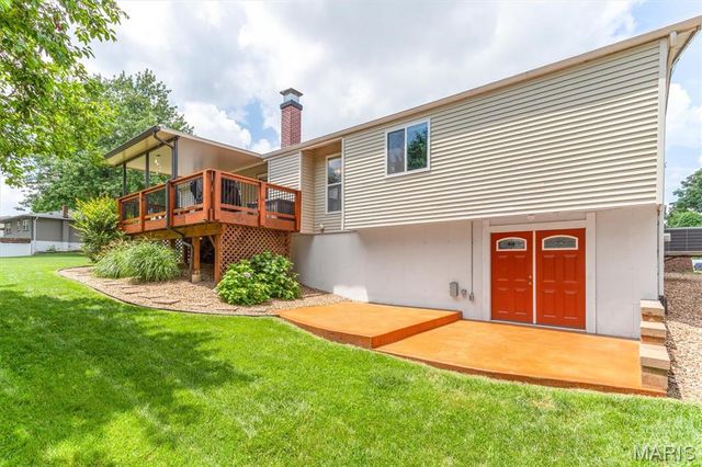 1308 Cave Springs Estate Drive, St Peters, MO 63376