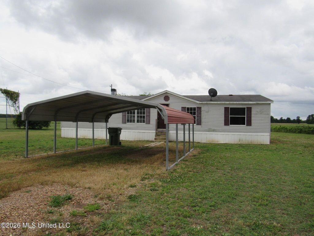 1628 400, Dundee, MS 38626 — exterior