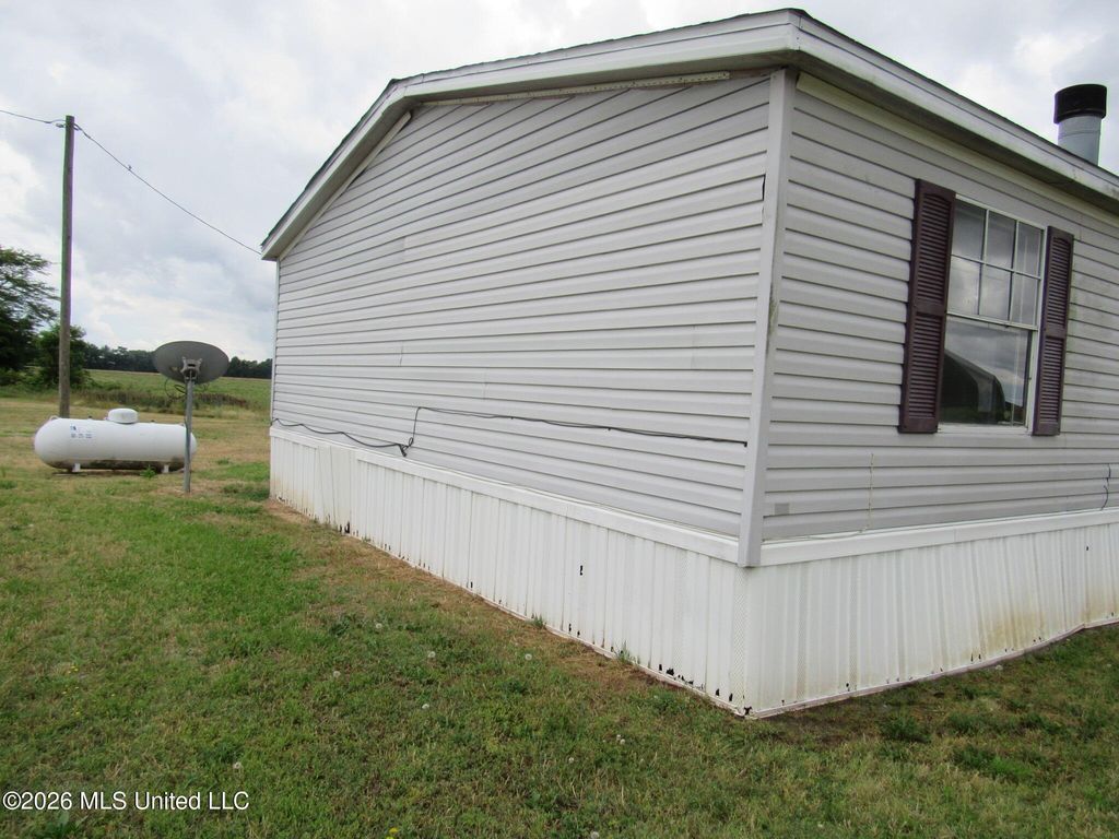 1628 400, Dundee, MS 38626 — photo 3