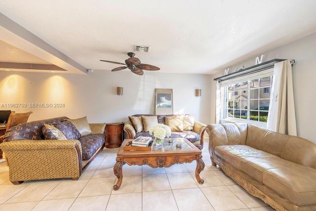 61 NW 110th Ave, Plantation, FL 33324