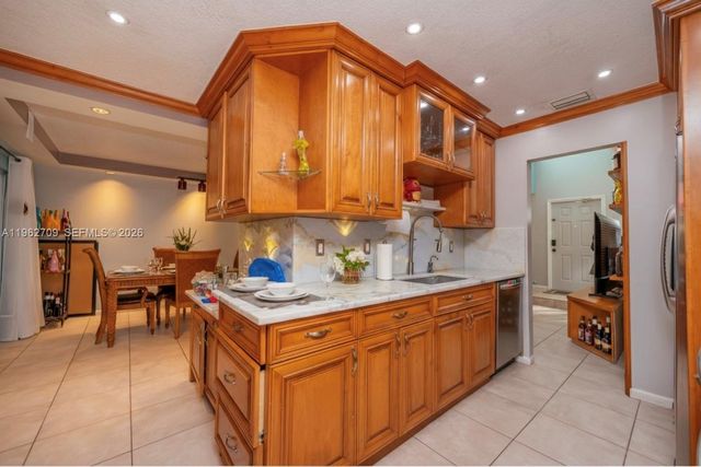 61 NW 110th Ave, Plantation, FL 33324