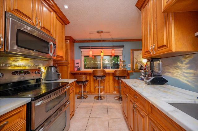 61 NW 110th Ave, Plantation, FL 33324