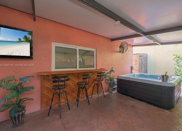 61 NW 110th Ave, Plantation, FL 33324