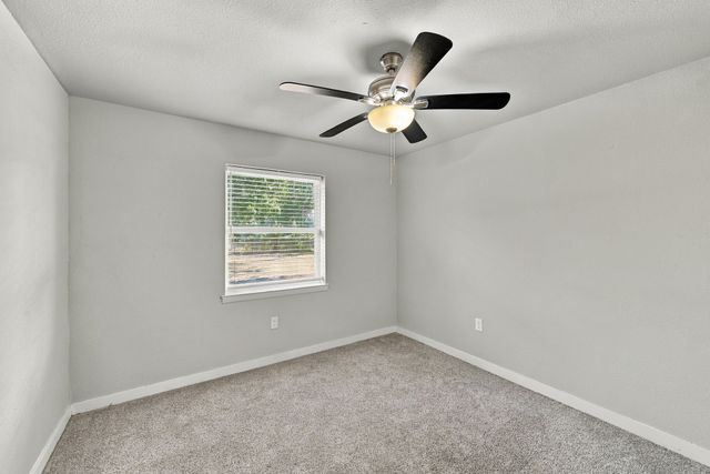 1404 Hillside Drive, Midlothian, TX 76065